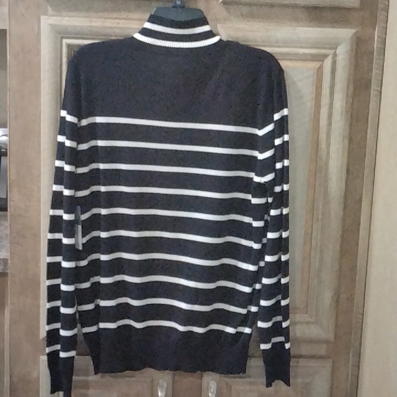 Very Nice New With Tags Long Sleeve Sweater (Women's Size Medium) - Picture 3 of 12